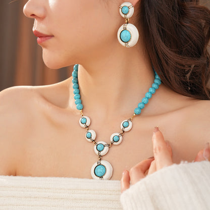 Retro Jewelry Set Featuring Round Pattern In Golden Color With Durable Resin Material