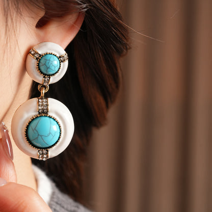Retro Jewelry Set Featuring Round Pattern In Golden Color With Durable Resin Material