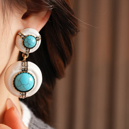 Retro Jewelry Set Featuring Round Pattern In Golden Color With Durable Resin Material