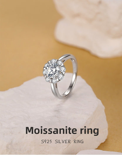 925 Sterling Silver Flowers Ring For Women Featuring Moissanite Inlay