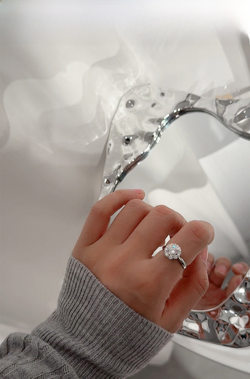 925 Sterling Silver Flowers Ring For Women Featuring Moissanite Inlay