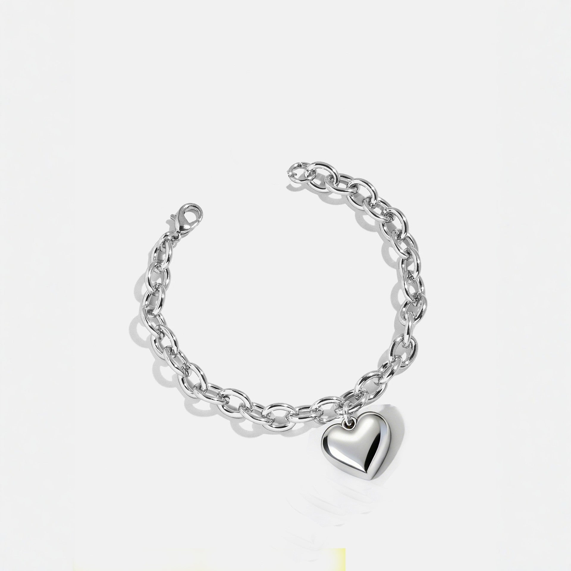 Sweet Heart Shape Bracelet For Women Made Of 304 Stainless Steel In Silver, 1 Piece