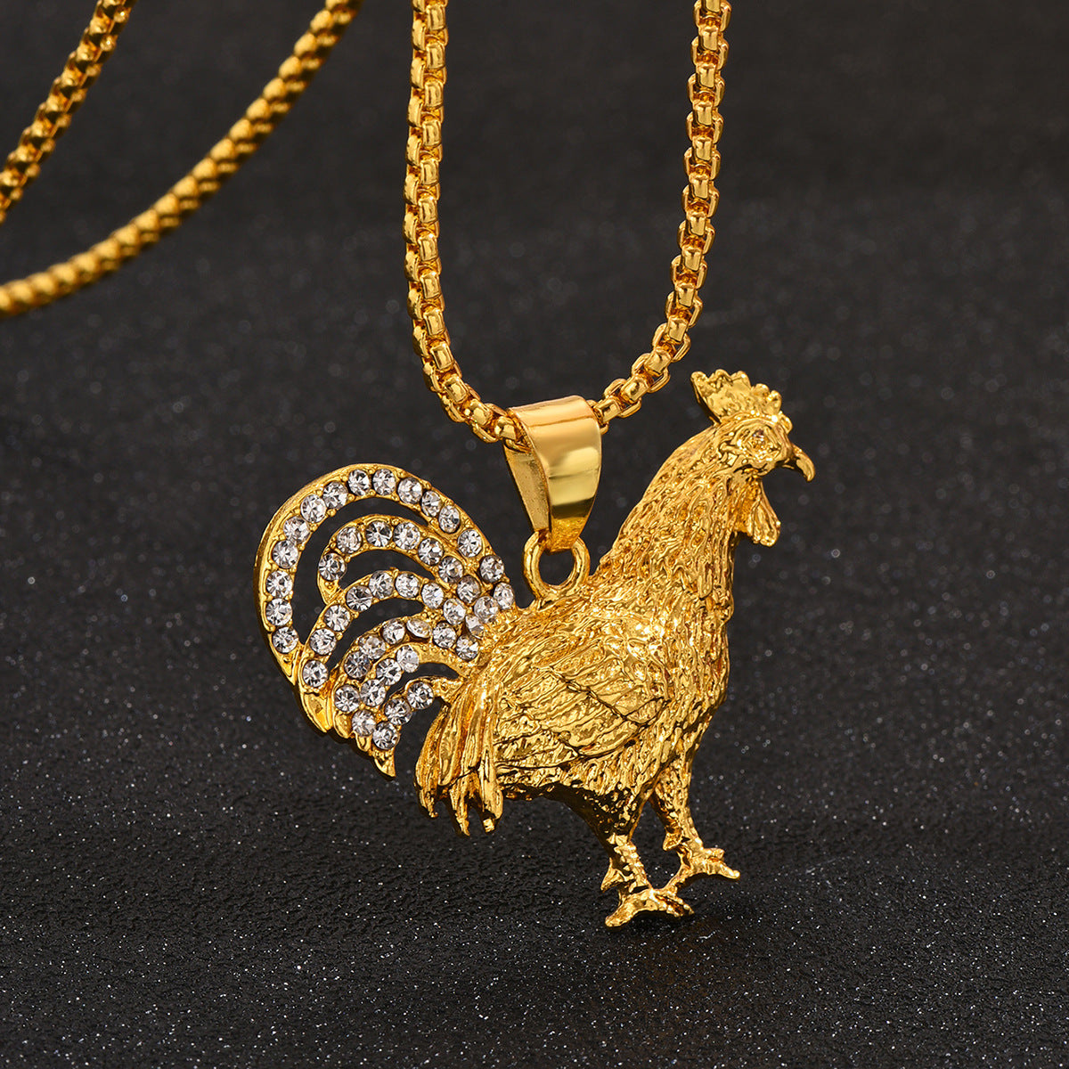 Golden Hip-Hop Animal Pendant For Stylish Looks Made With Durable Alloy Material