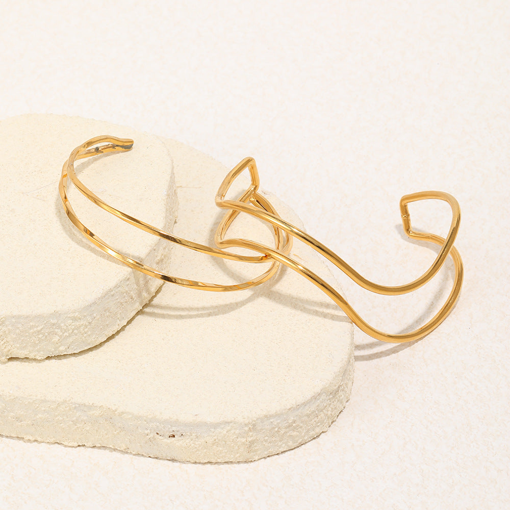 Twist Pattern Lines Bangle For Women In Golden Color
