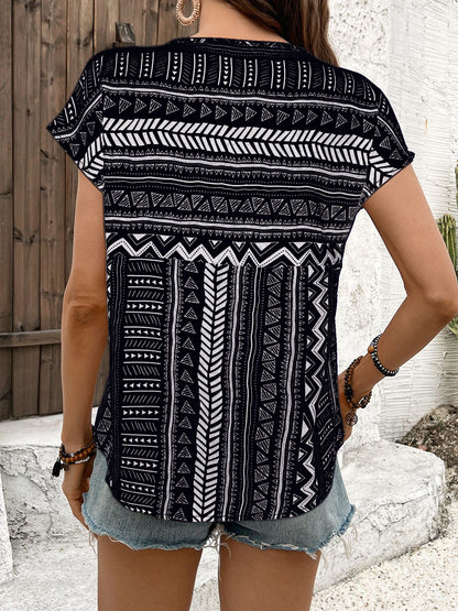 Geometric Casual Short Sleeve Polyester Shirt For Women With Round Neck Featuring Printing