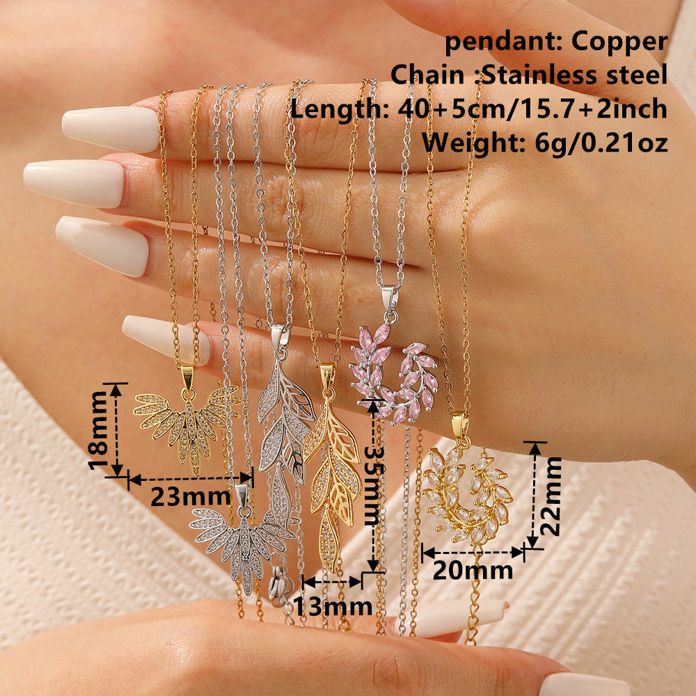 Sweet Leaves Necklace In Golden, Perfect For A Delicate And Elegant Look