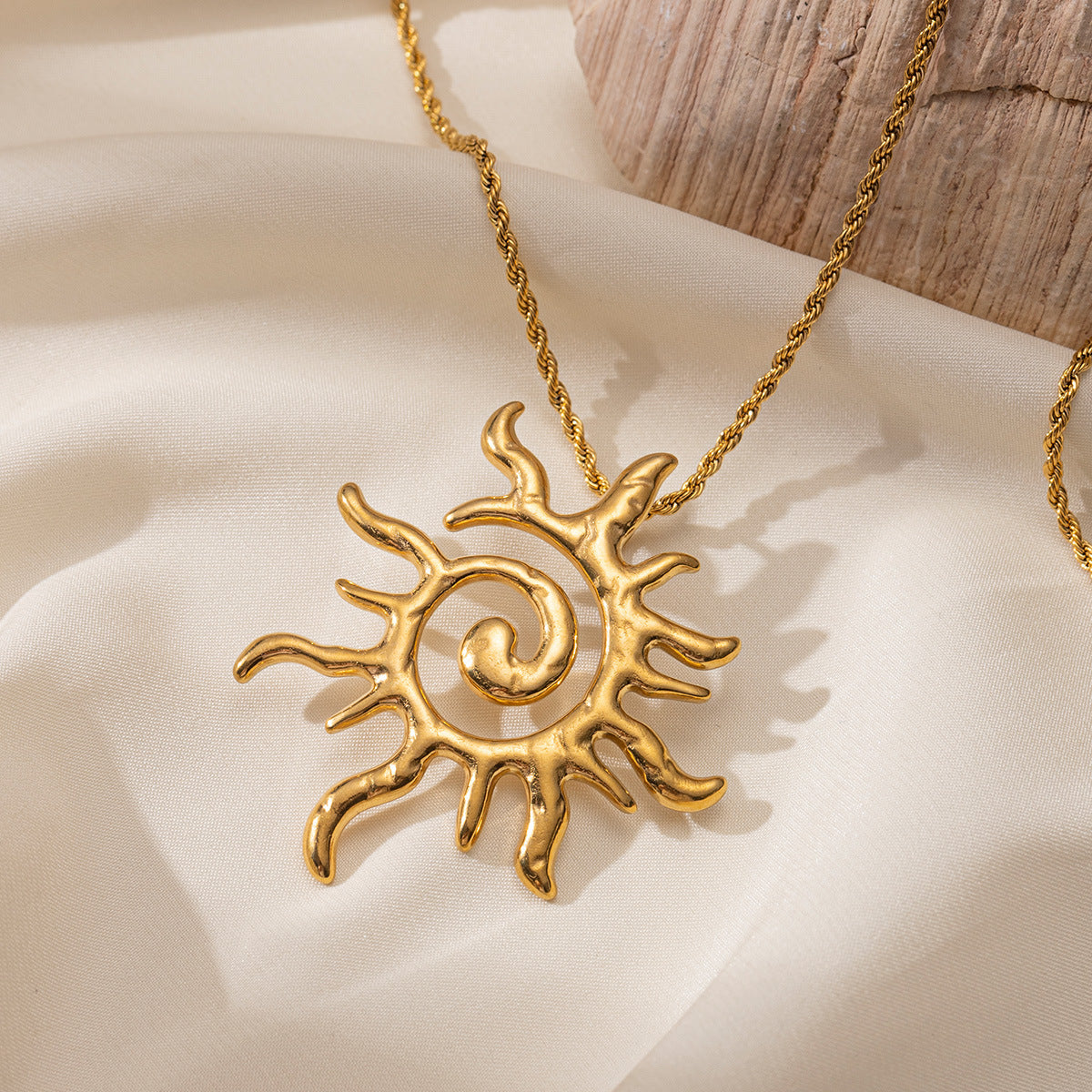 Starfish Necklace For Everyday Wear Featuring Elegant Design