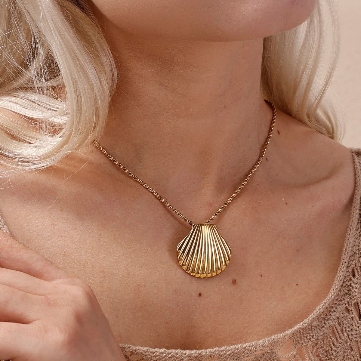 Starfish Necklace For Everyday Wear Featuring Elegant Design