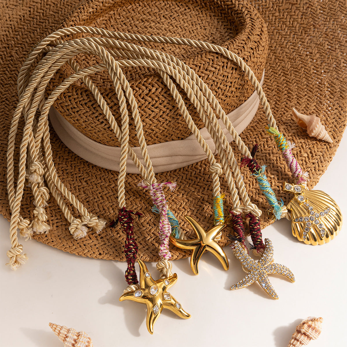 Pastoral Shell Necklace For Women Made Of Titanium Steel With Zircon Inlay And Twisted Rope Chain In Steel Color