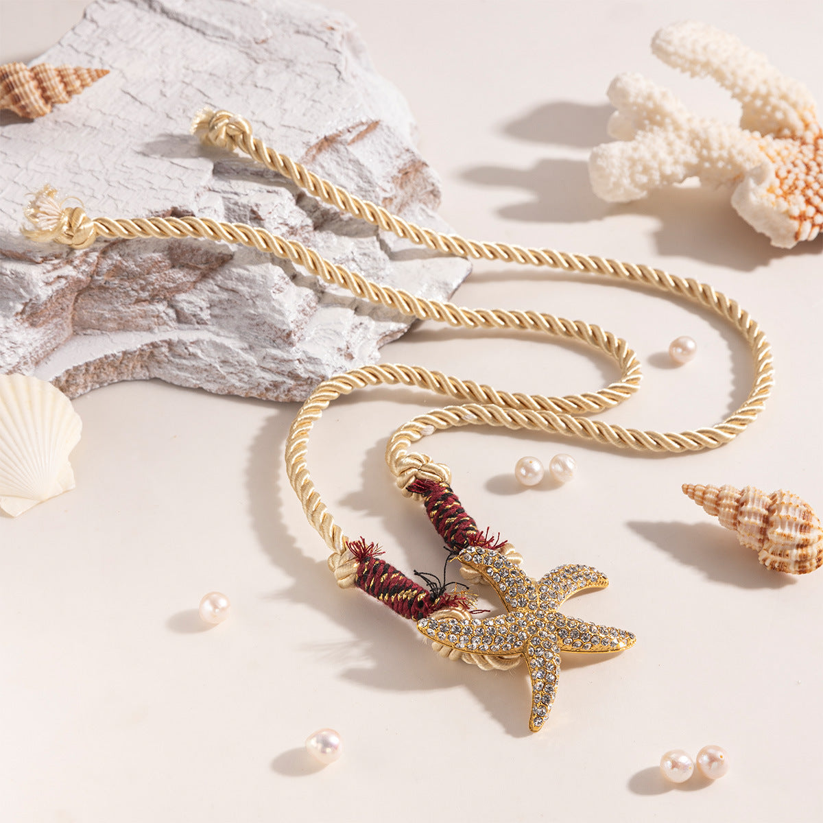 Pastoral Shell Necklace For Women Made Of Titanium Steel With Zircon Inlay And Twisted Rope Chain In Steel Color