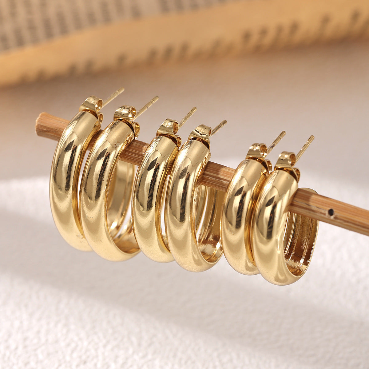 Simple Style Earrings For Everyday Wear Made Of Durable 302 Stainless Steel In Elegant Golden Color