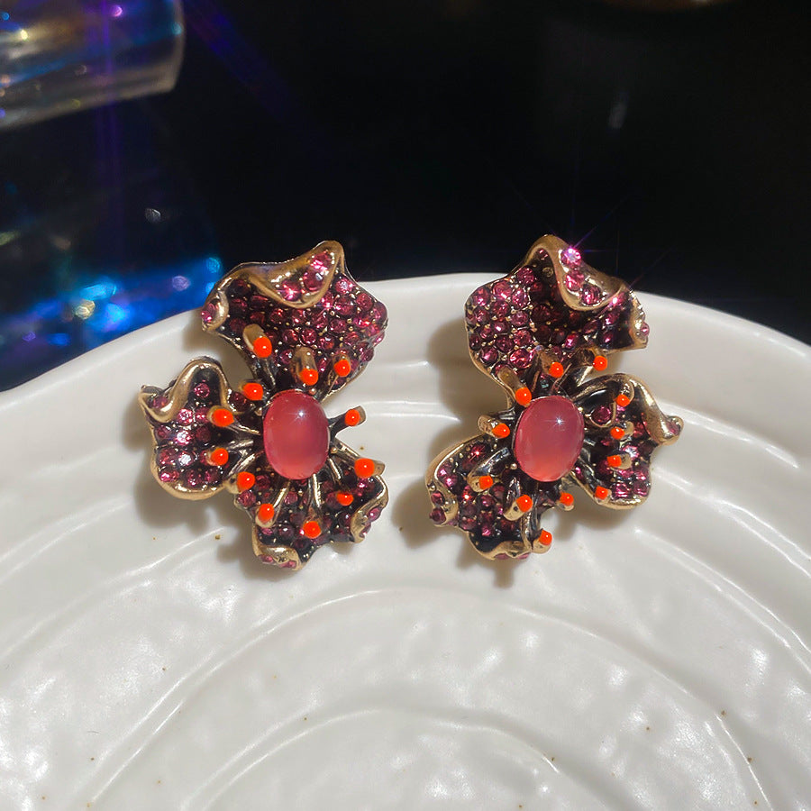 Retro Golden Resin Flowers Earrings For Women With Artificial Diamond Inlay