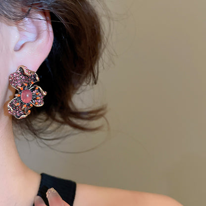 Retro Golden Resin Flowers Earrings For Women With Artificial Diamond Inlay