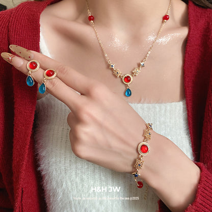 Round Retro Alloy Necklace In Red, For Stylish Vintage Look, 1 Set