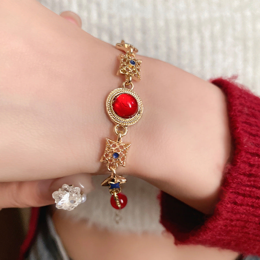 Round Retro Alloy Necklace In Red, For Stylish Vintage Look, 1 Set