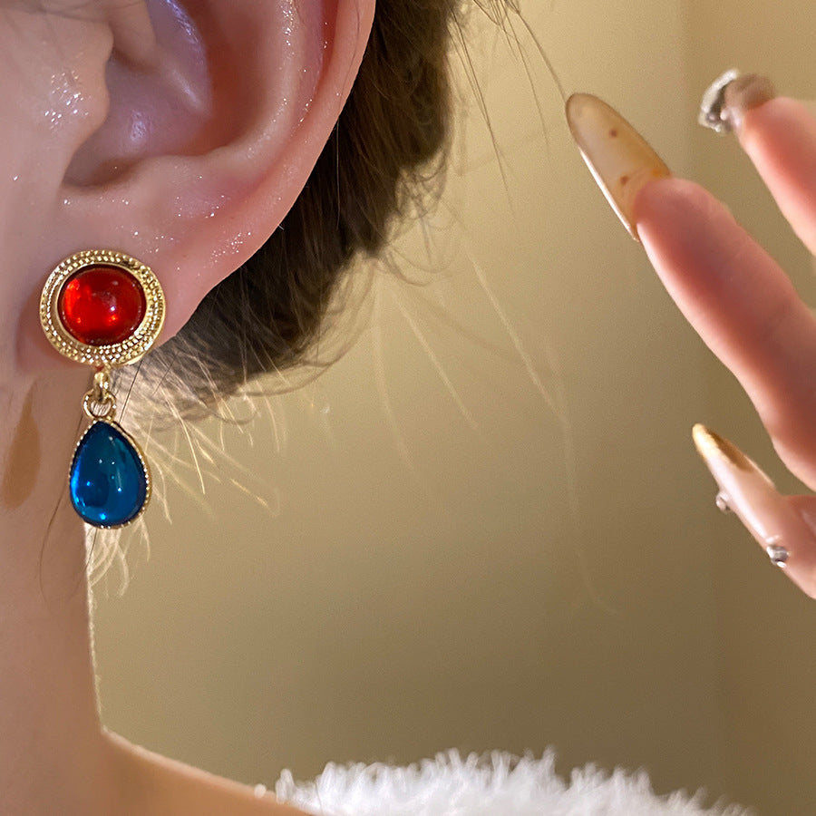Round Retro Alloy Necklace In Red, For Stylish Vintage Look, 1 Set