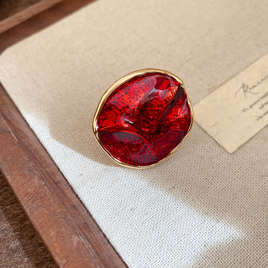 Retro Golden Jewelry Set Featuring Round Pattern, Alloy Material, And Enamel Craftsmanship