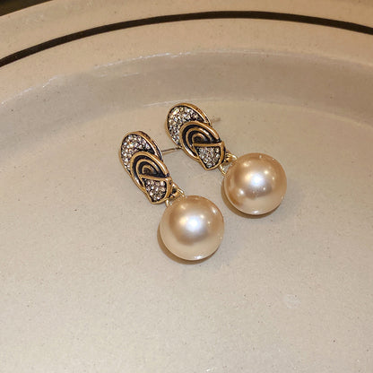 Retro Round Imitation Pearl Necklace For Women In Golden Color, Perfect For Daily Wear
