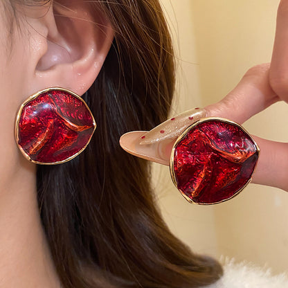 Retro Golden Jewelry Set Featuring Round Pattern, Alloy Material, And Enamel Craftsmanship