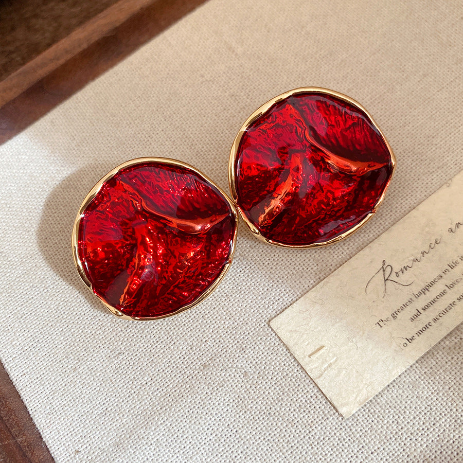 Retro Golden Jewelry Set Featuring Round Pattern, Alloy Material, And Enamel Craftsmanship