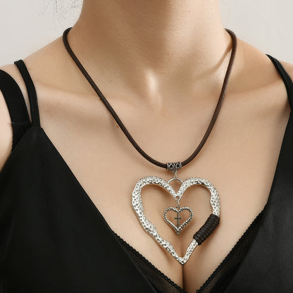 Heart Shape Sweater Chain Necklace For Women Featuring Durable Leather Rope