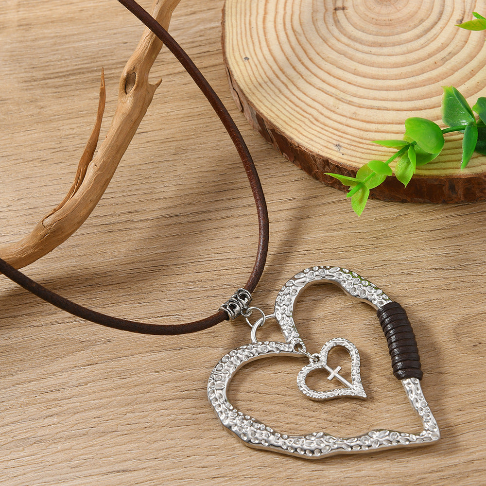 Heart Shape Sweater Chain Necklace For Women Featuring Durable Leather Rope