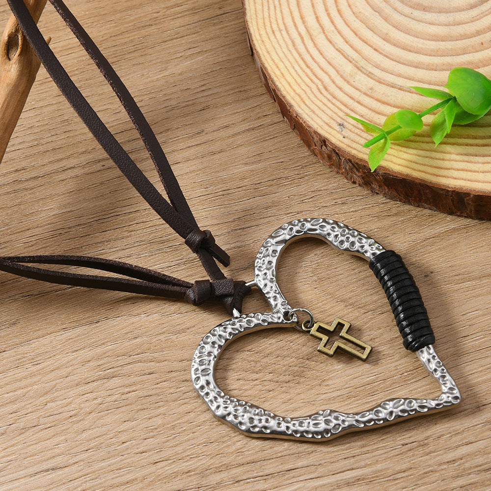 Heart Shape Necklace For Women In Retro Style Featuring Coffer Color
