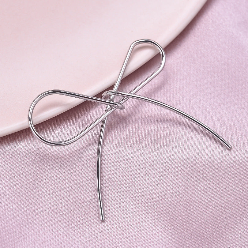 Golden Bow Tie Pendant For Stylish Looks Made Of Durable 304 Stainless Steel