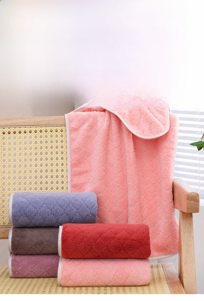 Soft And Absorbent Bath Towel For Everyday Use