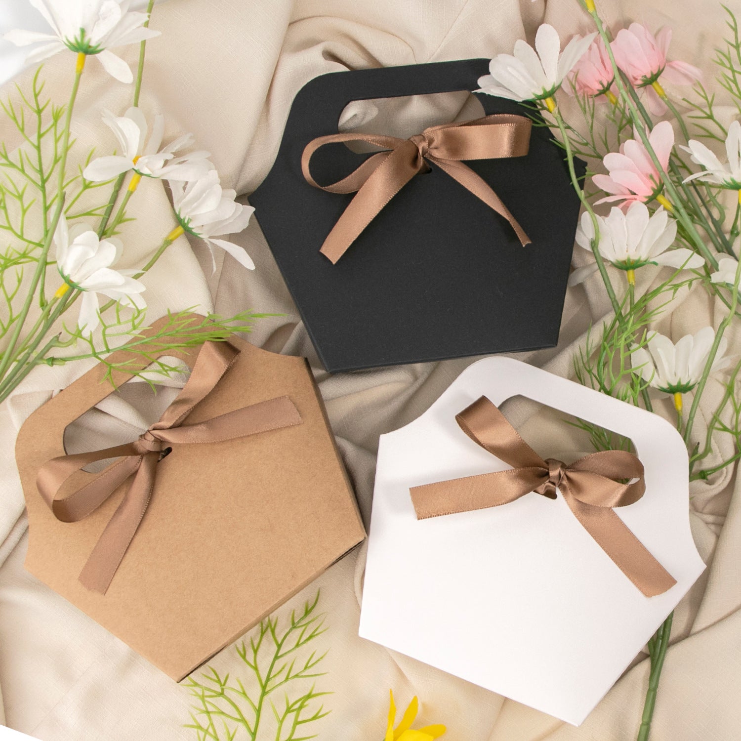 White Paper Jewelry Packaging Bag For Birthday Gift Bags, 1 Piece Party Supplies