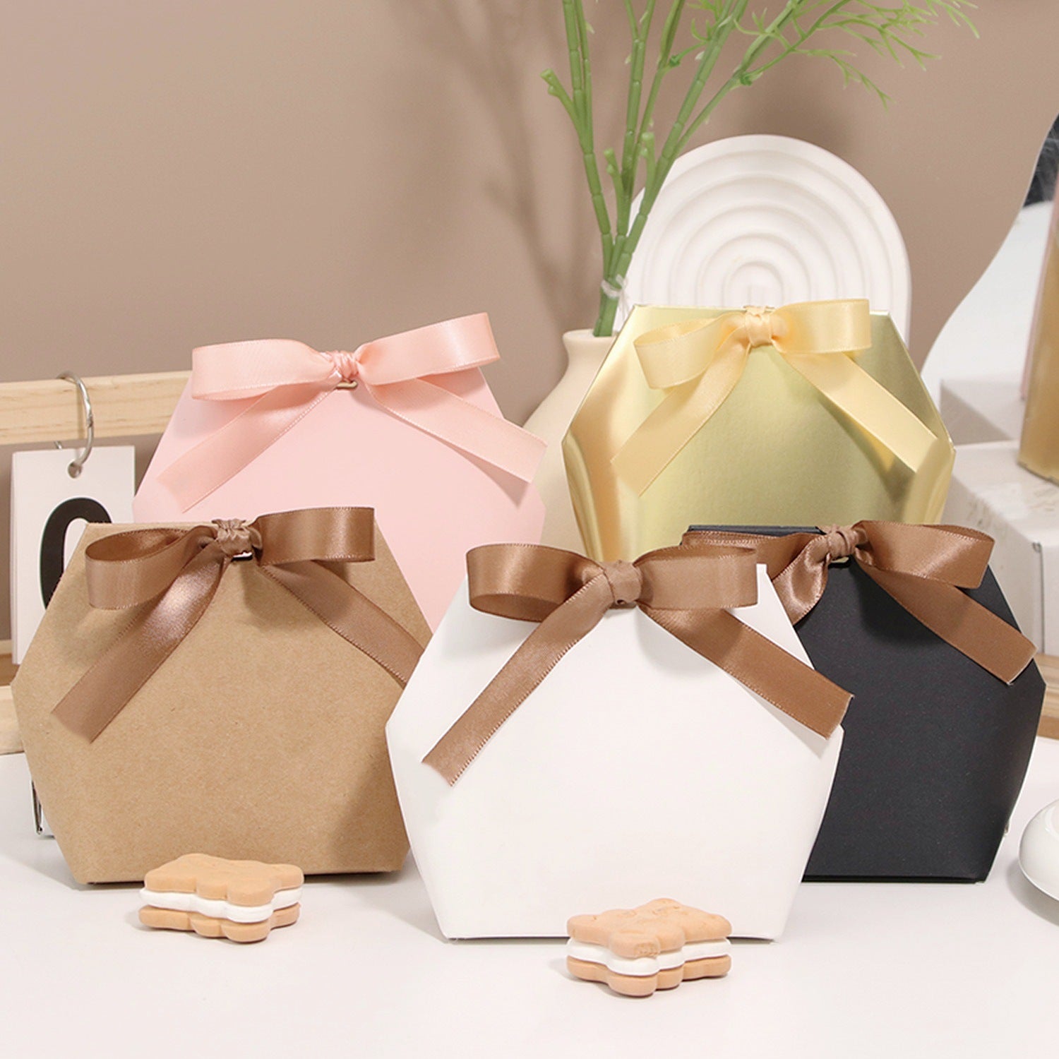 White Paper Gift Wrapping Supplies Paper Bag For Wedding Party With Elegant Wedding Style