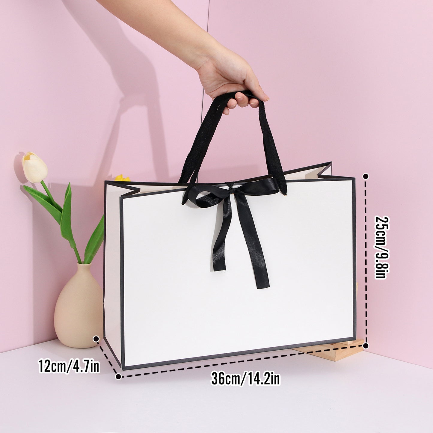 Paper Bag Made Of Durable Paper Material For Everyday Use