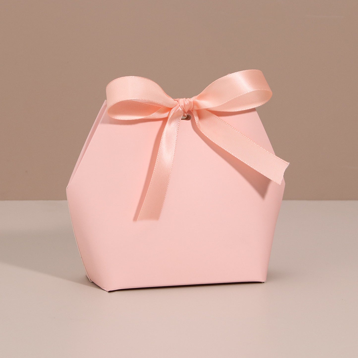 White Paper Gift Wrapping Supplies Paper Bag For Wedding Party With Elegant Wedding Style