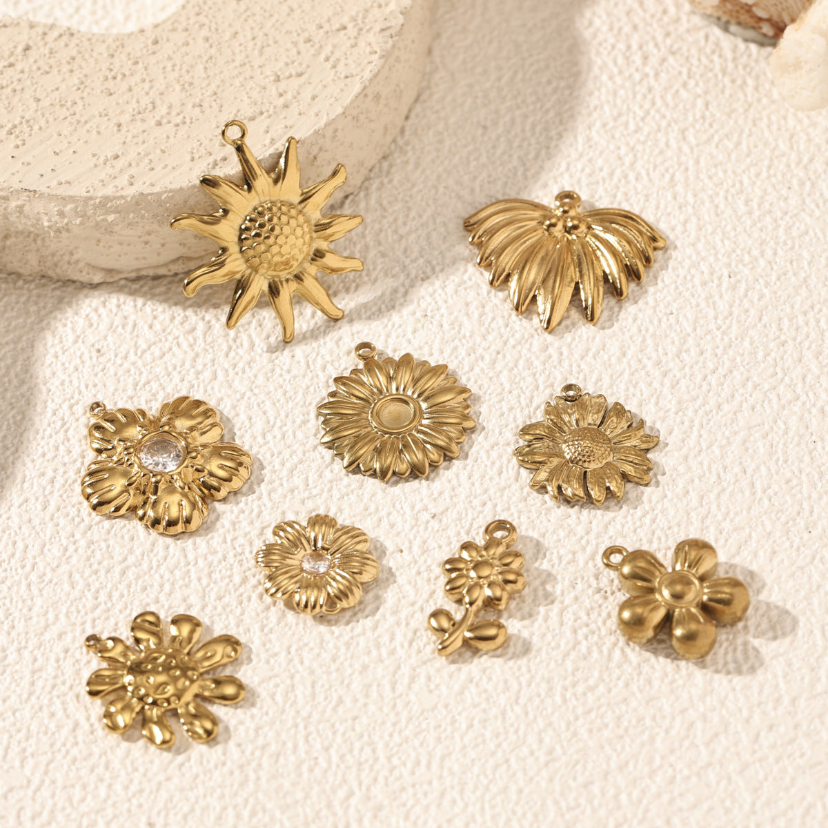 Elegant Jewelry Accessories Featuring Flower Patterns Made Of Durable Titanium Steel