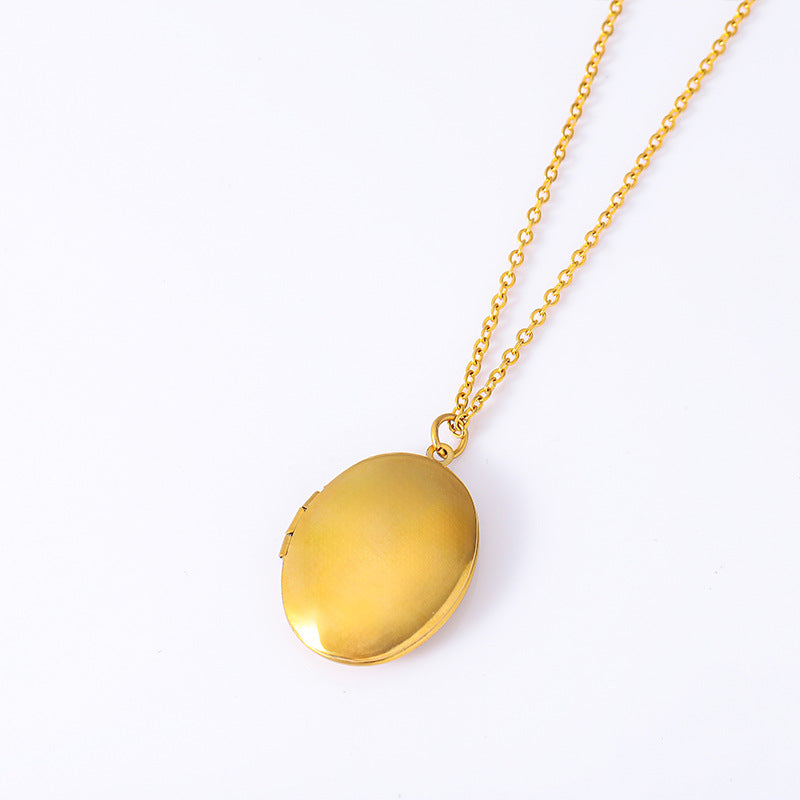 Oval Silver Necklace For Elegant Style And Versatile Wear