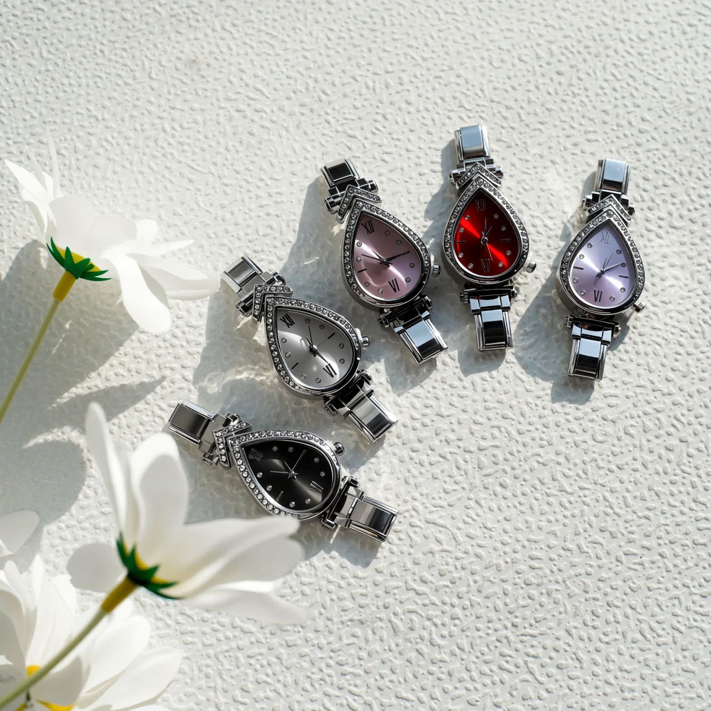 Quartz Watch With Stainless Steel Strap And Buckle, Featuring Ordinary Glass Mirror And Pointer Display, Includes Love Charms