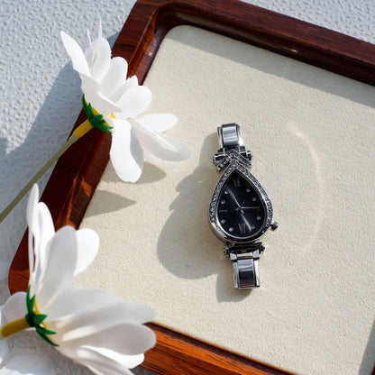 Quartz Watch With Stainless Steel Strap And Buckle, Featuring Ordinary Glass Mirror And Pointer Display, Includes Love Charms