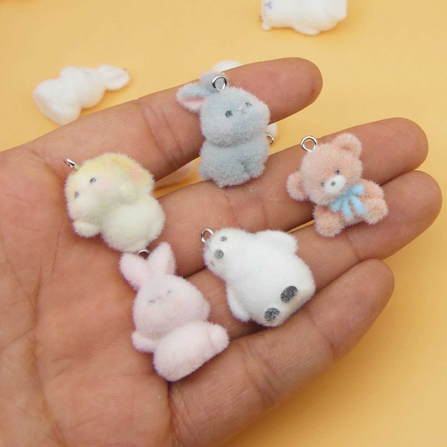 Resin Animal Key Chain Featuring Love Charms, Available In Colour, Perfect For Key Chains Accessories