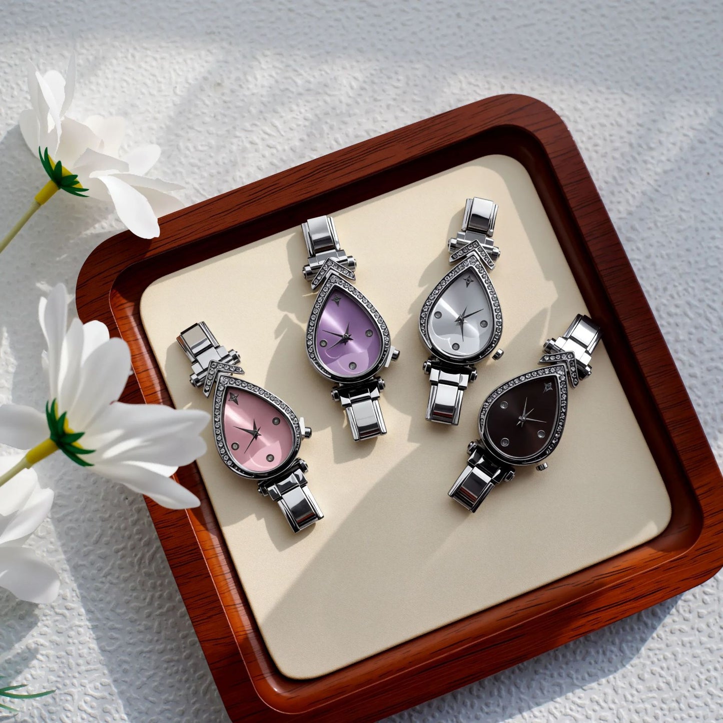 Quartz Watch With Stainless Steel Strap And Buckle, Featuring Ordinary Glass Mirror And Pointer Display, Love Charms