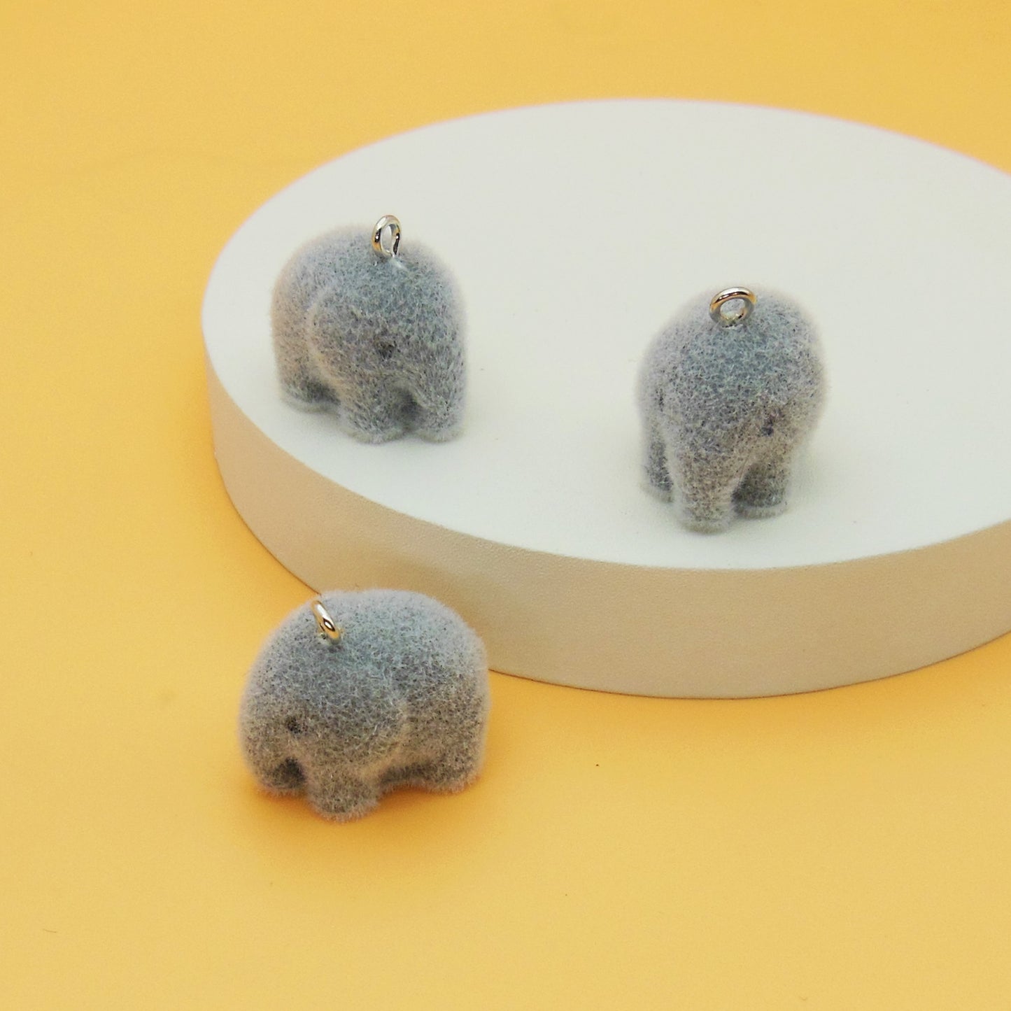 Resin Animal Key Chain Featuring Love Charms, Available In Colour, Perfect For Key Chains Accessories