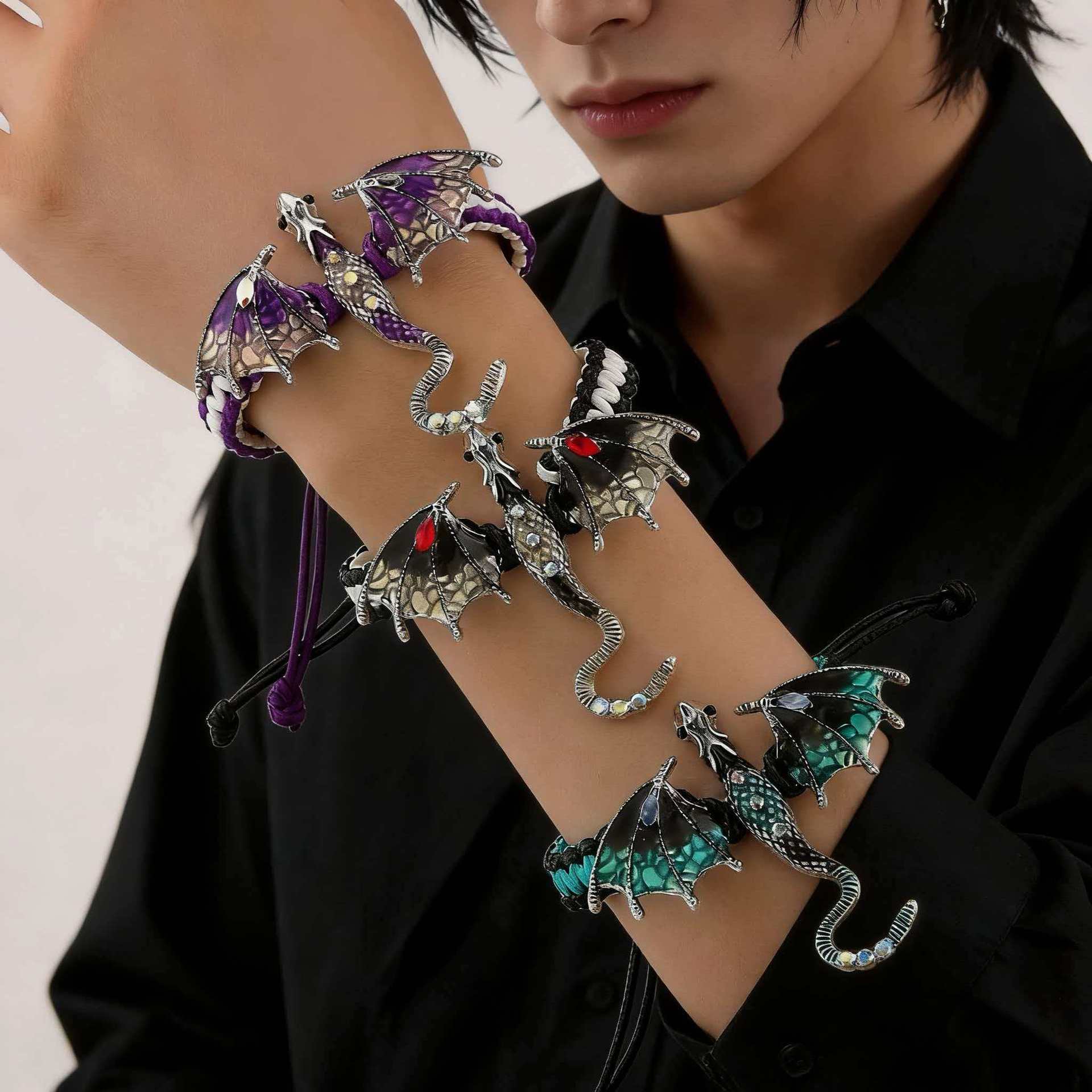 Retro Silver Dragon Bracelet Featuring Intricate Weave Craftsmanship