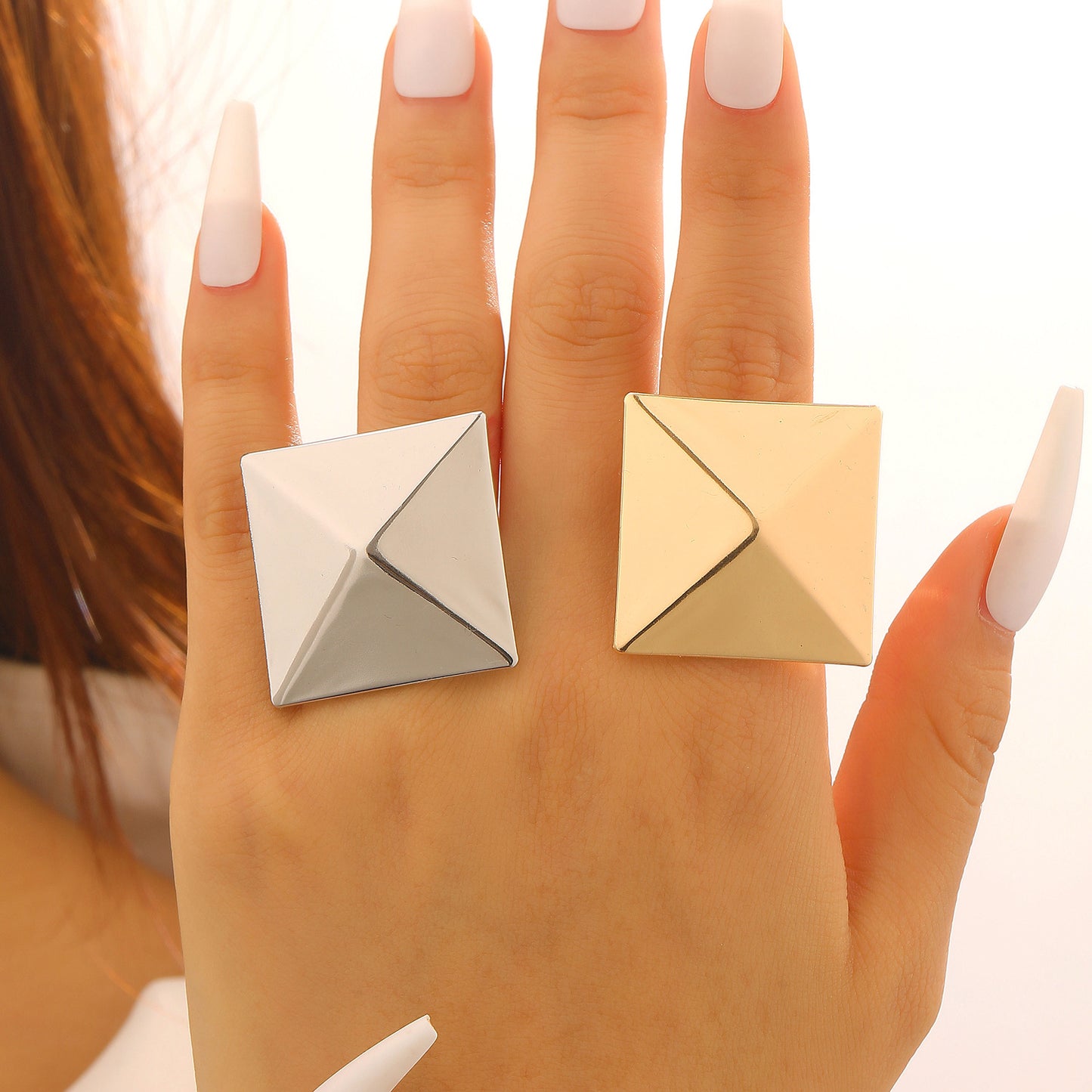 Exaggerated Golden Quadrilateral Iron Ring For Women, 1 Piece