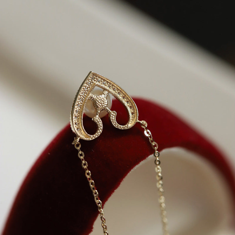 Heart Shape Pendant For Elegant Style And Romantic Look