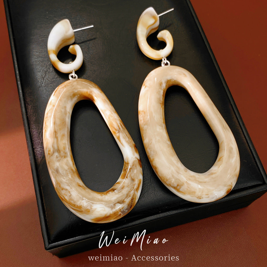 Oval Stud Earrings For Women In Coffer Acrylic Material, Elegant And Lightweight Jewelry Accessory
