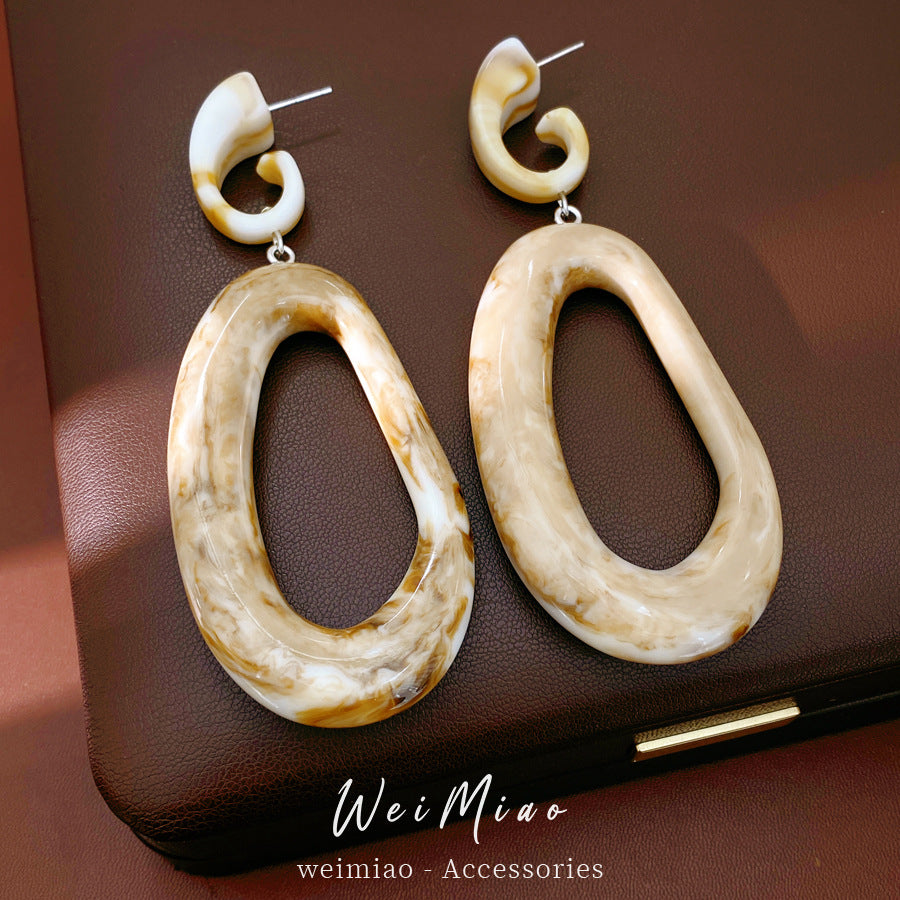Oval Stud Earrings For Women In Coffer Acrylic Material, Elegant And Lightweight Jewelry Accessory