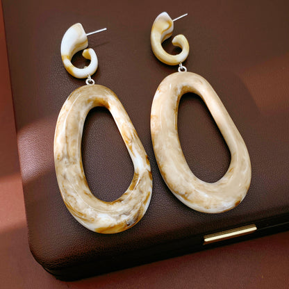 Oval Stud Earrings For Women In Coffer Acrylic Material, Elegant And Lightweight Jewelry Accessory