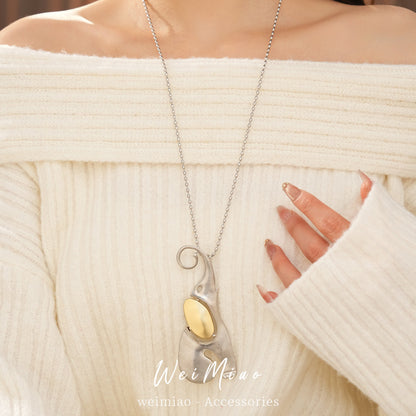 Golden Alloy Animal Sweater Chain Necklace For Stylish Accessory