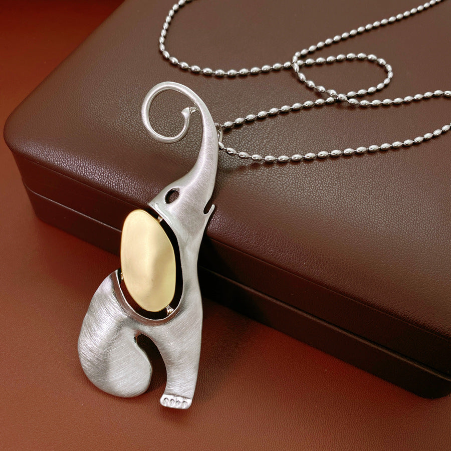 Golden Alloy Animal Sweater Chain Necklace For Stylish Accessory