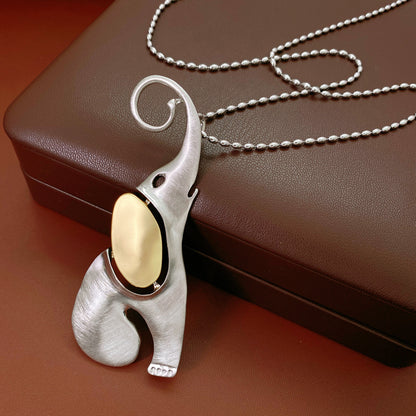 Golden Alloy Animal Sweater Chain Necklace For Stylish Accessory