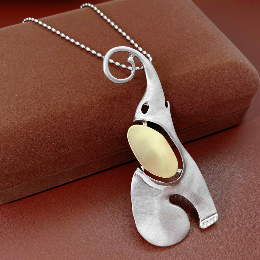 Golden Alloy Animal Sweater Chain Necklace For Stylish Accessory
